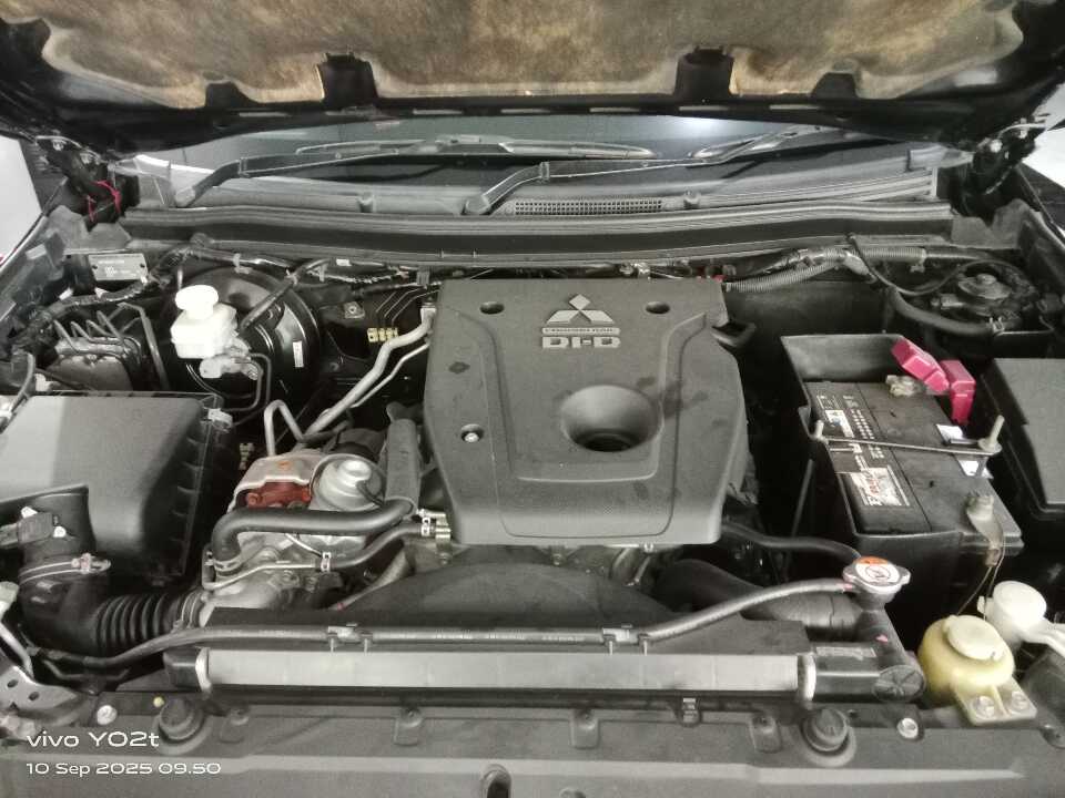 Foto Mobil Bekas Mesin Mitsubishi Pajero Sport 2.4 Dakar Ultimate tahun 2018