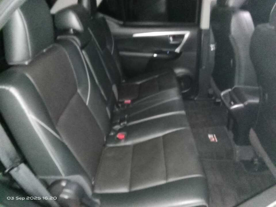Foto Mobil Bekas Kabin Belakang Toyota Fortuner 2.8 4X2 VRZ tahun 2023