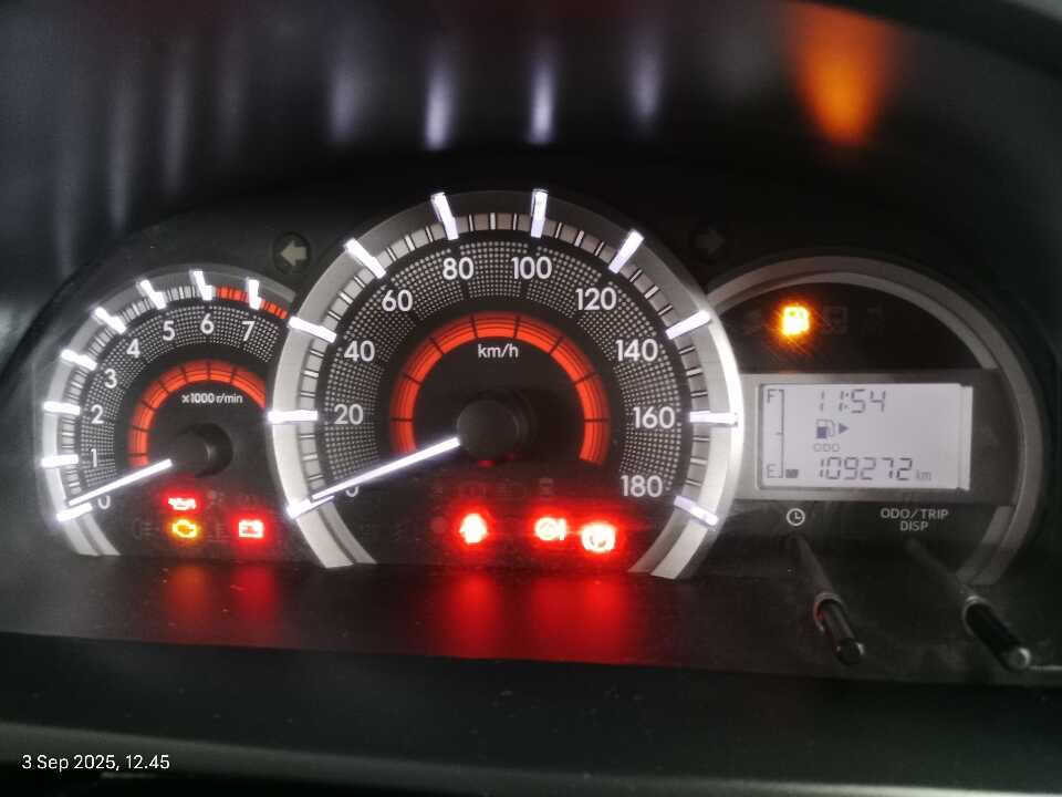 Foto Mobil Bekas Odometer Daihatsu Xenia 1.3 R tahun 2018
