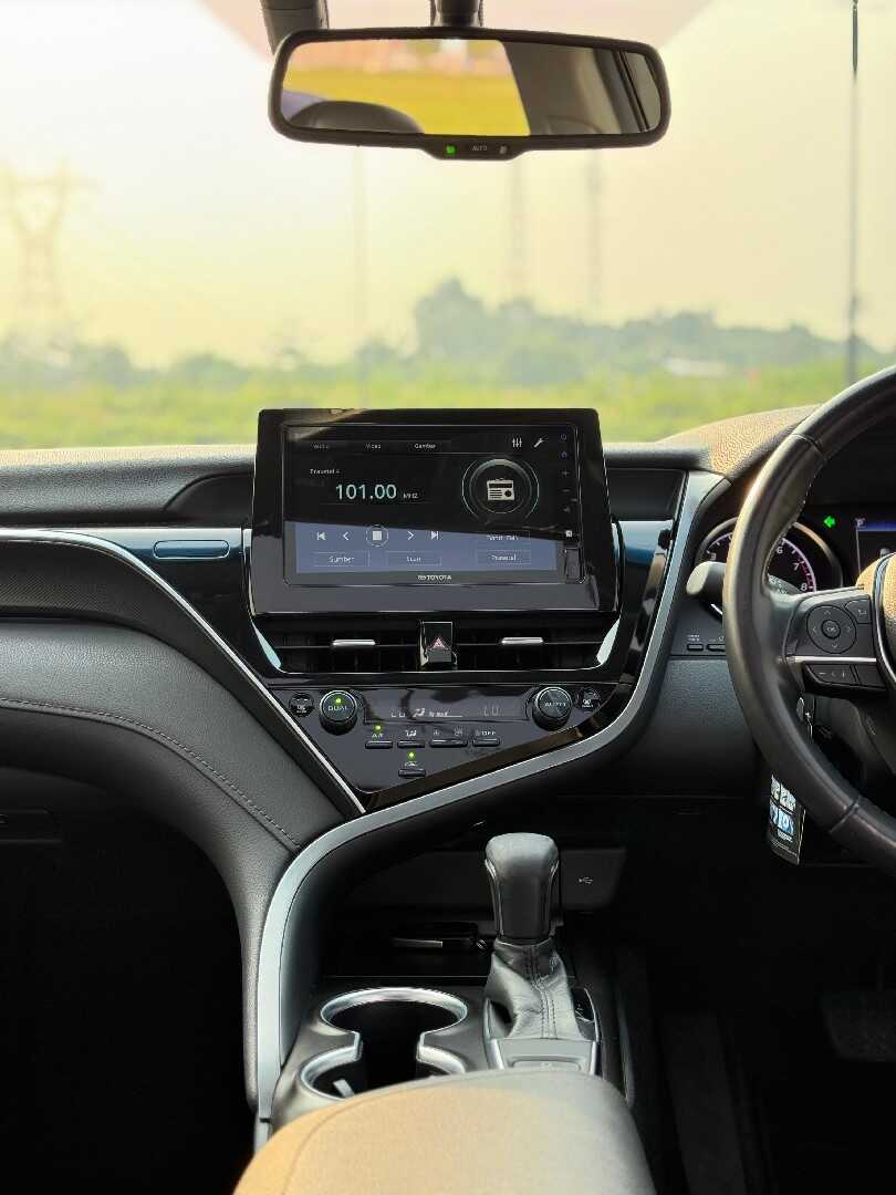 Foto Mobil Bekas Dashboard Toyota Camry 2.5 V tahun 2021