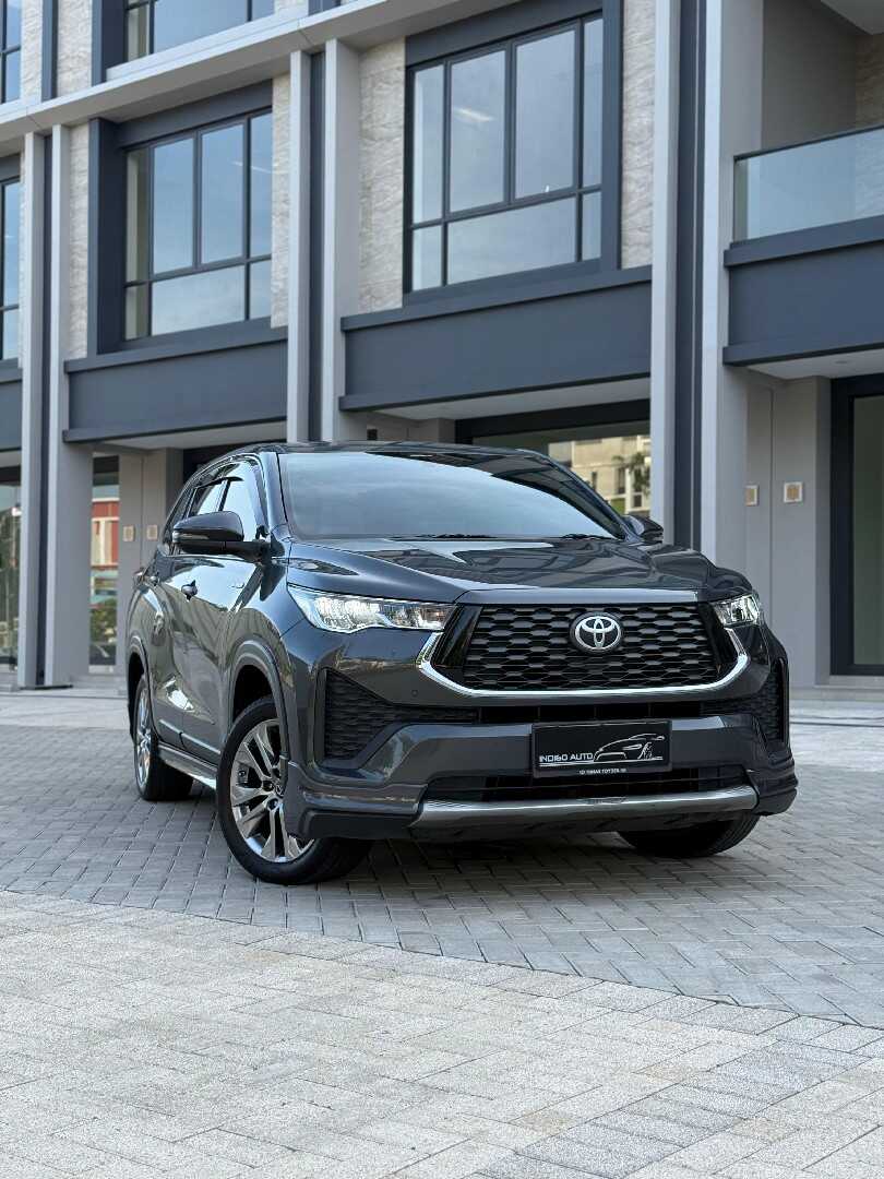 2023 Toyota Kijang Innova 2.0 Zenix V HV CVT - Foto 1 dari 10