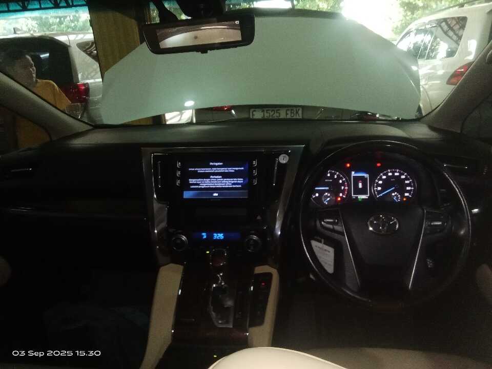 Foto Mobil Bekas Dashboard Toyota Alphard 2.5 G tahun 2018
