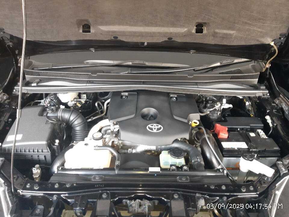 Foto Mobil Bekas Mesin Toyota Innova 2.4 G tahun 2024
