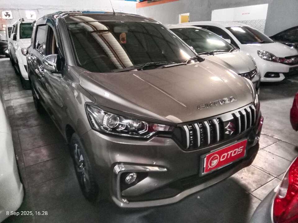 2021 Suzuki Ertiga 1.5 GX - Foto 1 dari 6