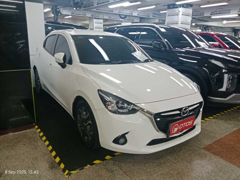 2016 Mazda 2 1.5 Skyactiv - Foto 1 dari 6
