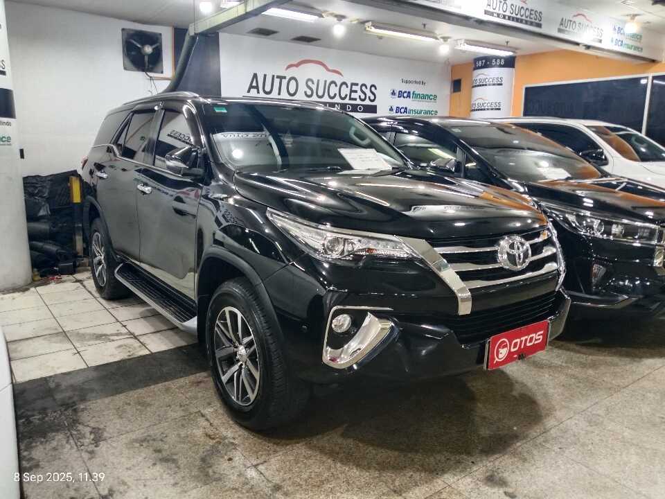2017 Toyota Fortuner 2.4 4X2 VRZ - Foto 1 dari 6