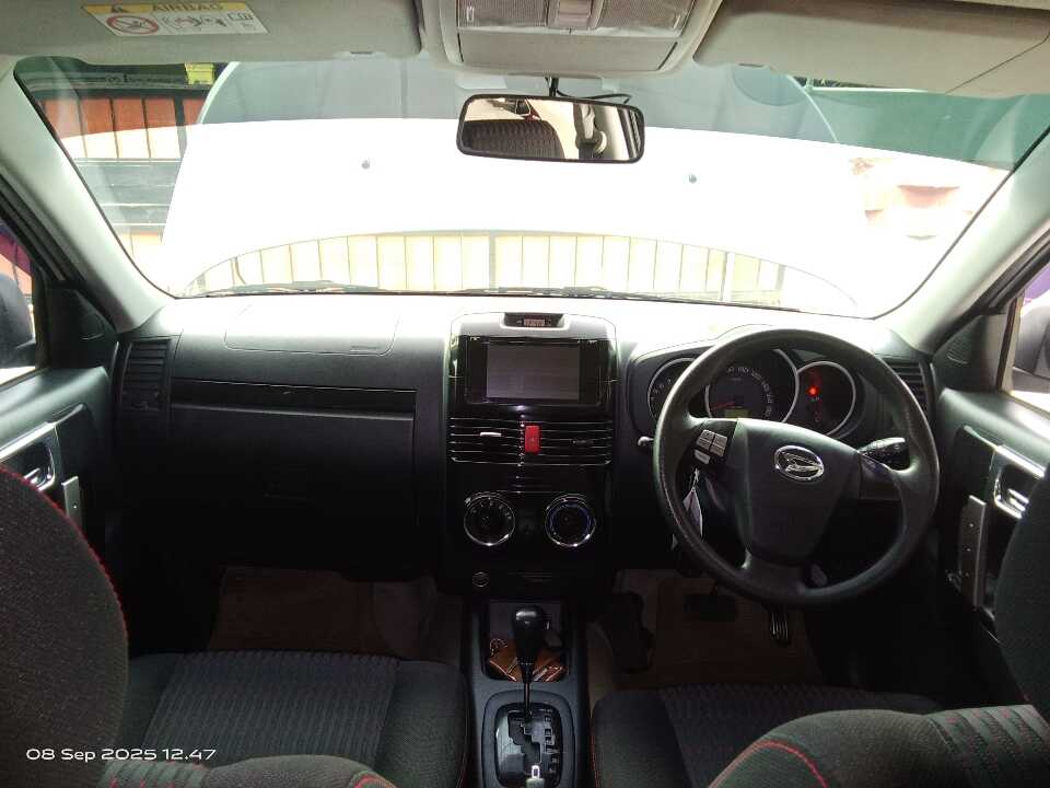 Foto Mobil Bekas Dashboard Daihatsu Terios 1.5 tahun 2017