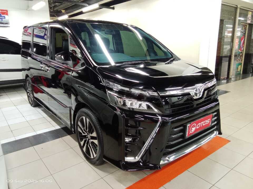2019 Toyota Voxy 2.0 - Foto 1 dari 6