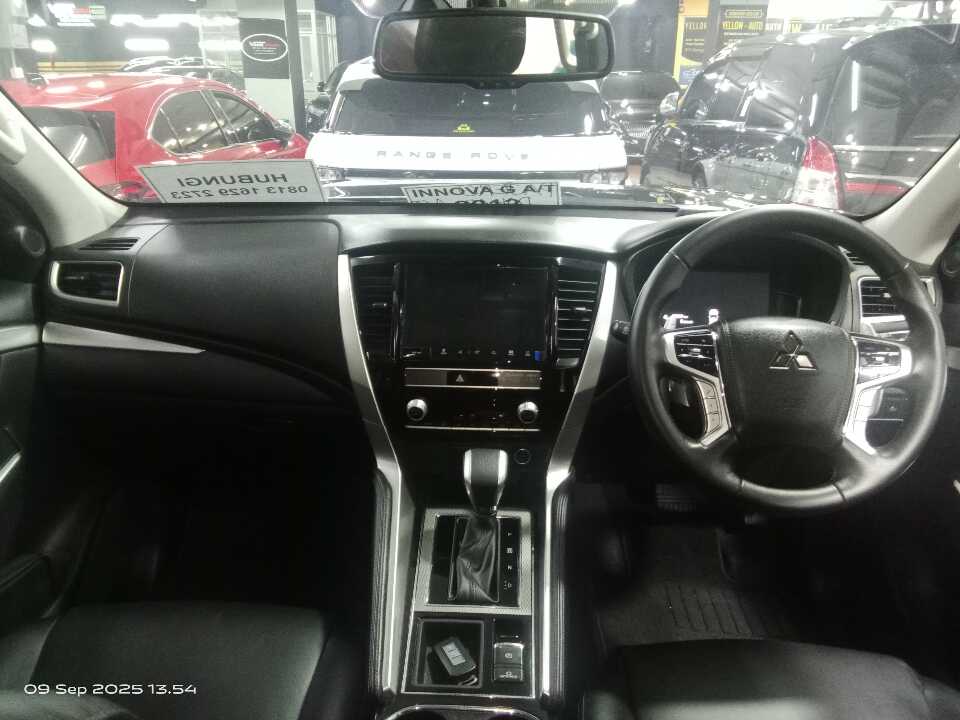 Foto Mobil Bekas Dashboard Mitsubishi Pajero Sport 2.4 Dakar tahun 2022