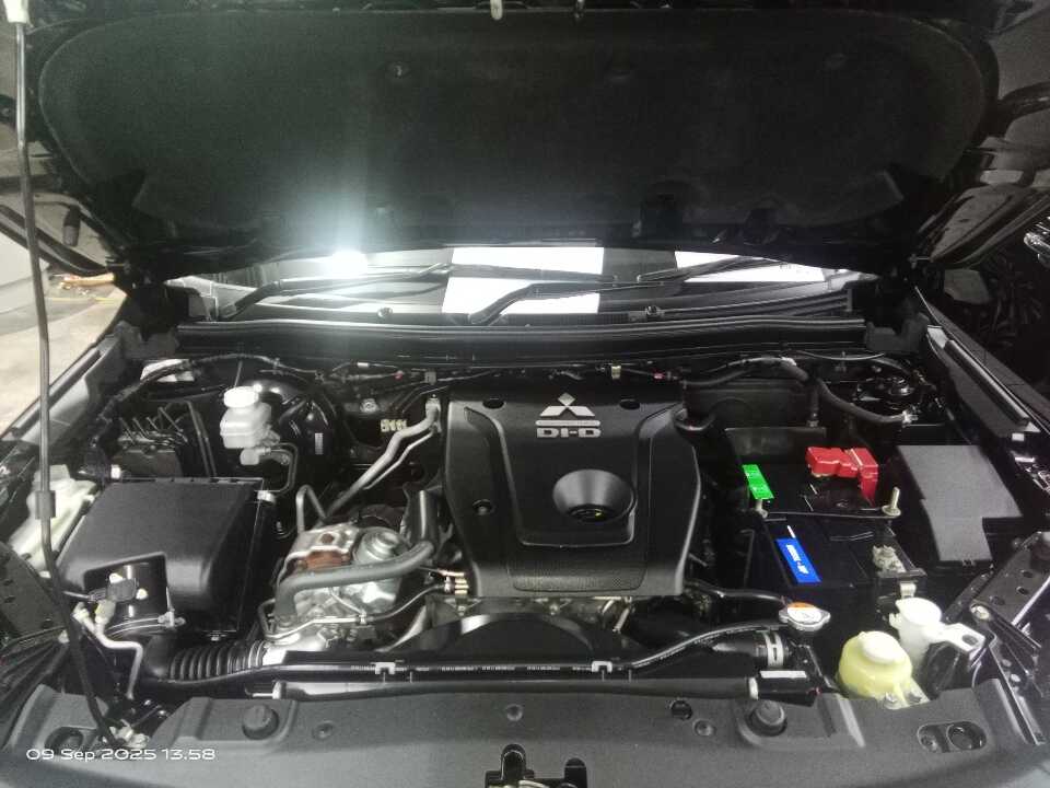 Foto Mobil Bekas Mesin Mitsubishi Pajero Sport 2.4 Dakar tahun 2022