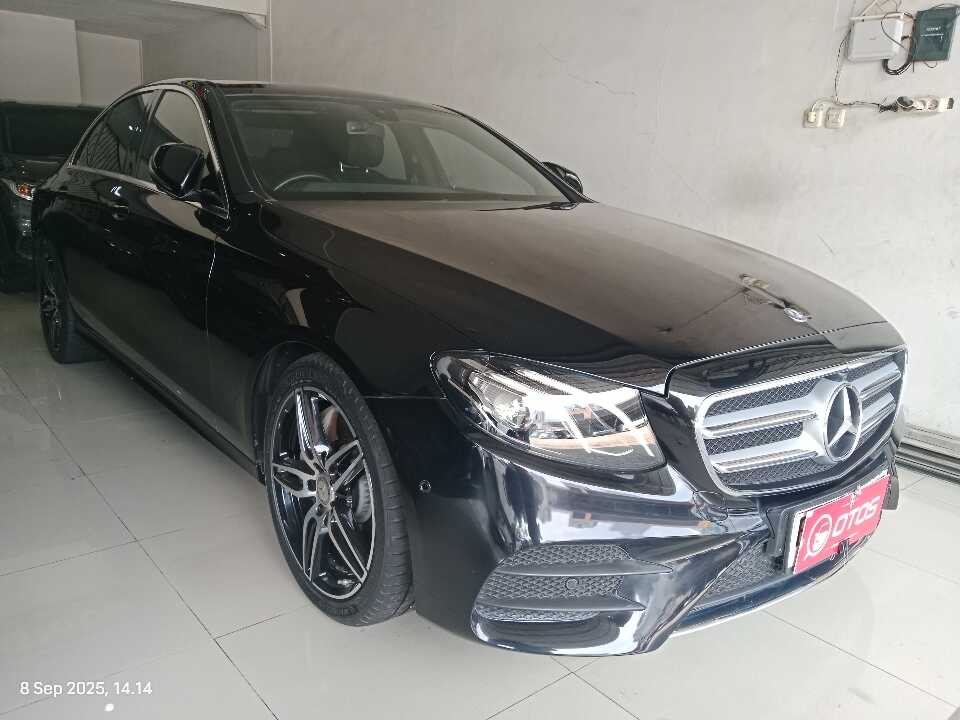 2017 Mercedes-Benz E300 2.0 - Foto 1 dari 6