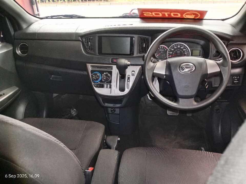 Foto Mobil Bekas Dashboard Daihatsu Sigra 1.2 R tahun 2024