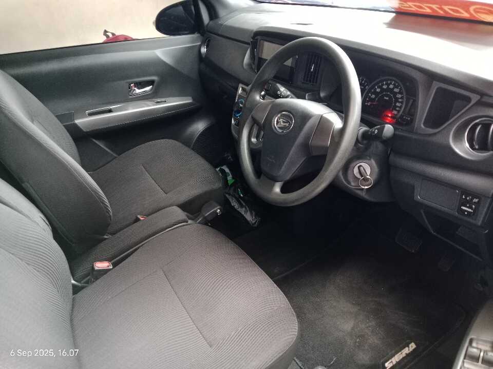 Foto Mobil Bekas Kabin Depan Daihatsu Sigra 1.2 R tahun 2024