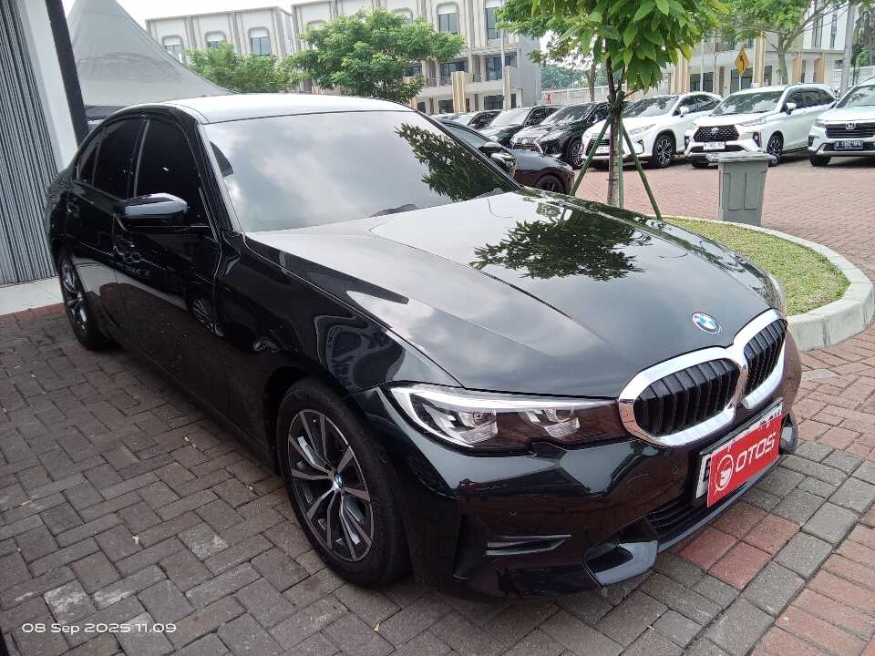 2022 BMW 320i 2.0 - Foto 1 dari 6