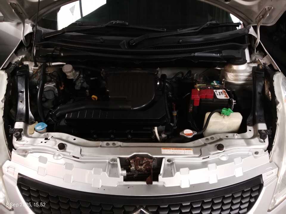 Foto Mobil Bekas Mesin Suzuki Swift 1.4 GL tahun 2013