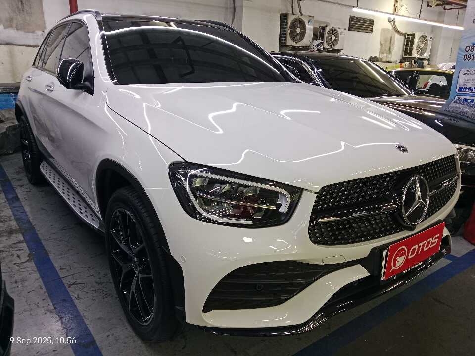 2022 Mercedes-Benz GLC200 2.0 - Foto 1 dari 6