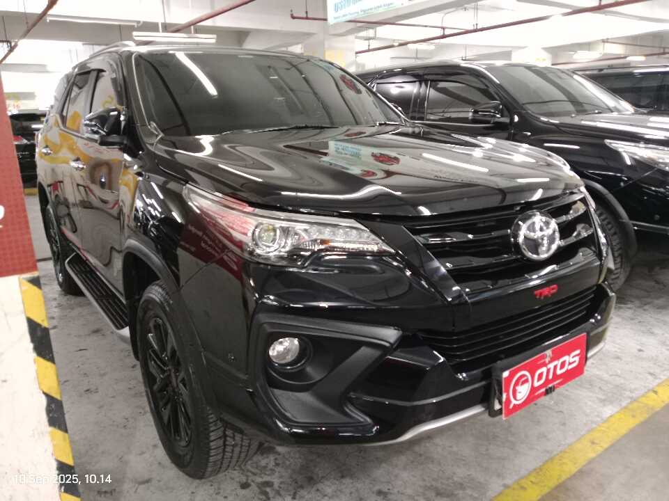 2018 Toyota Fortuner 2.4 4X2 VRZ - Foto 1 dari 6