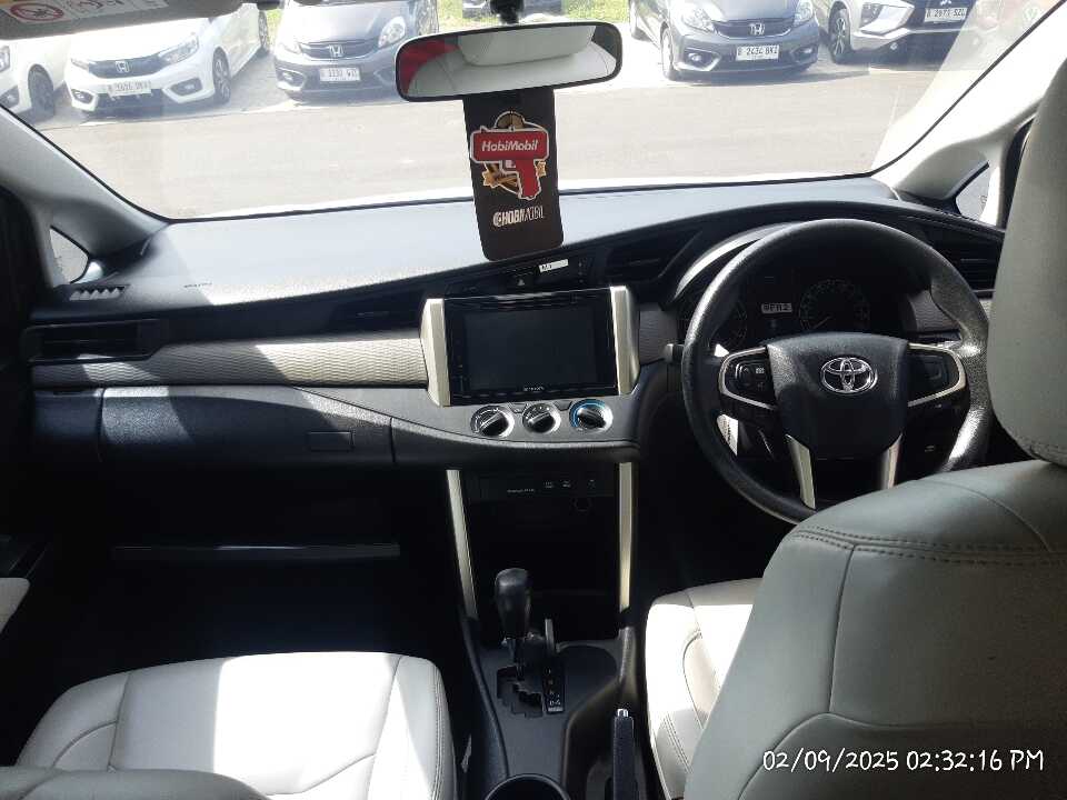 Foto Mobil Bekas Dashboard Toyota Innova 2.4 G tahun 2022