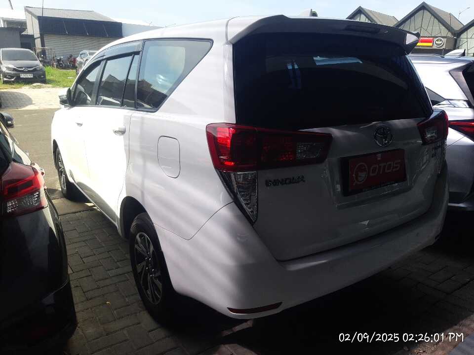 Foto Mobil Bekas Kiri Belakang Toyota Innova 2.4 G tahun 2022