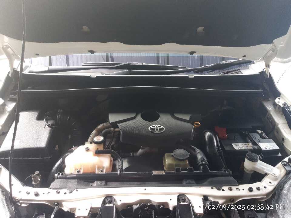 Foto Mobil Bekas Mesin Toyota Innova 2.4 G tahun 2022