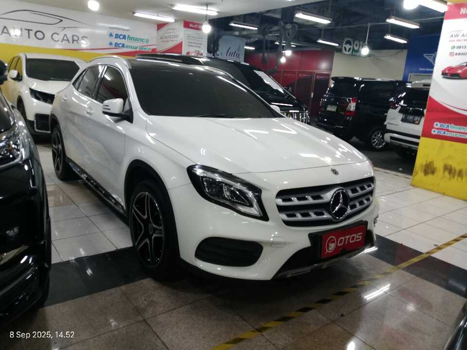 2019 Mercedes-Benz GLA200 1.6 - Foto 1 dari 6