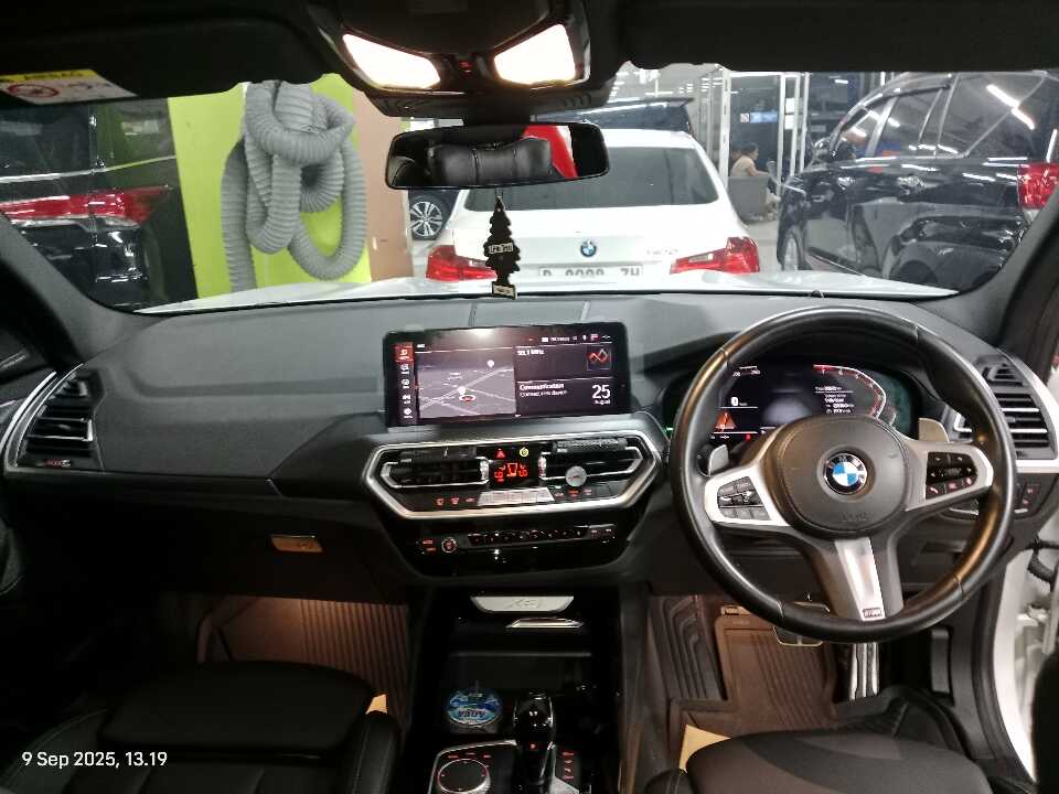 Foto Mobil Bekas Dashboard BMW X3 2.0 Xdrive30i tahun 2022