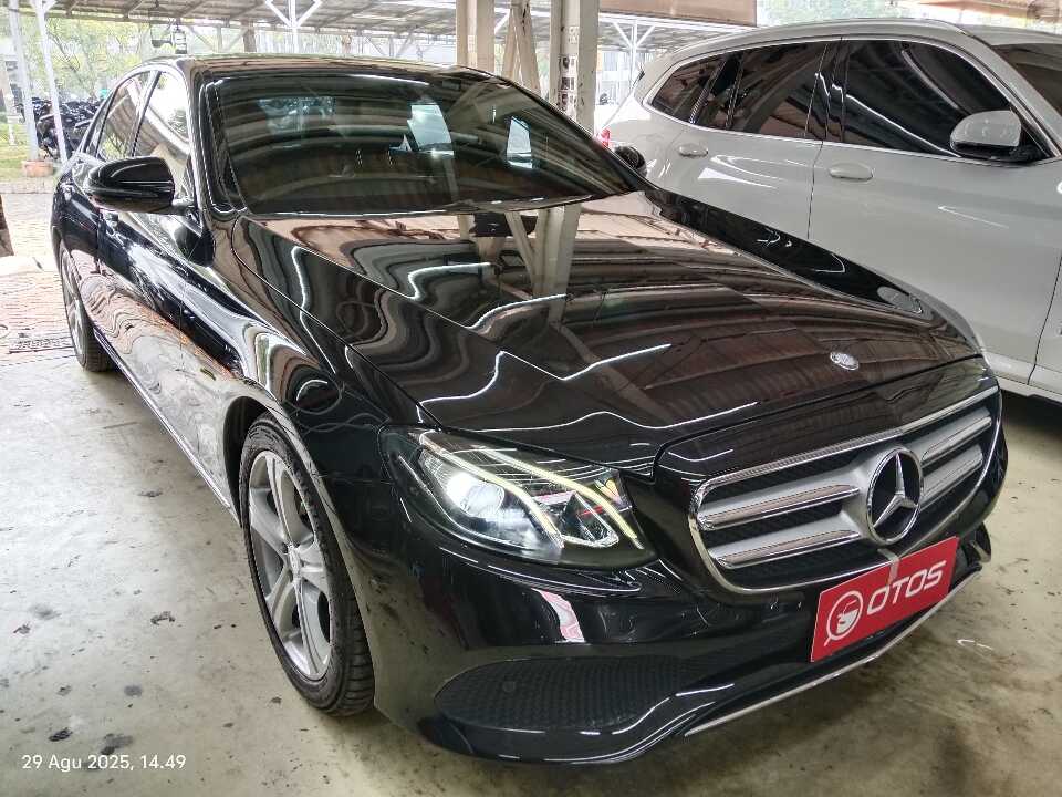 2017 Mercedes-Benz E250 2.0 - Foto 1 dari 6