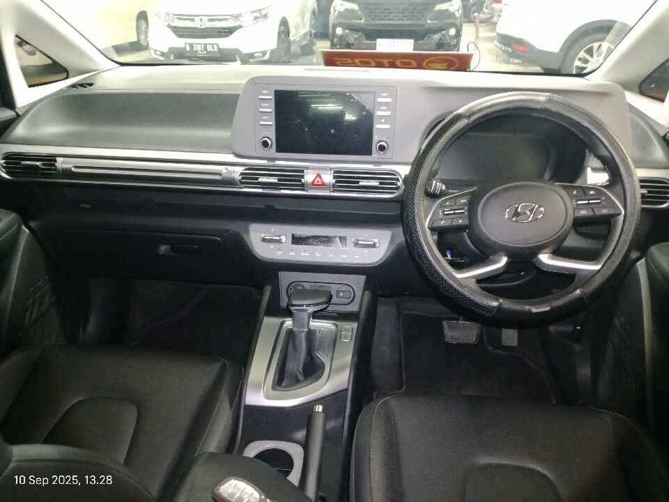 Foto Mobil Bekas Dashboard Hyundai Stargazer 1.5 Prime tahun 2023