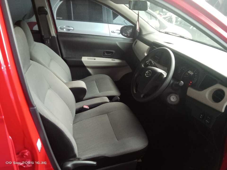 Foto Mobil Bekas Kabin Depan Daihatsu Sigra 1.2 X tahun 2022