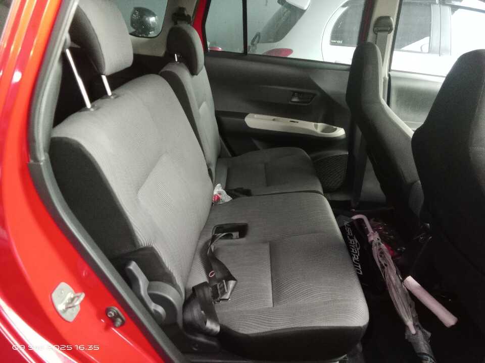 Foto Mobil Bekas Kabin Belakang Daihatsu Sigra 1.2 X tahun 2022