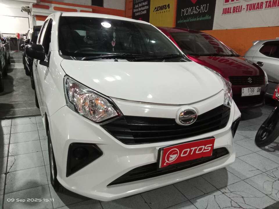 2023 Daihatsu Sigra 1.0 D - Foto 1 dari 6
