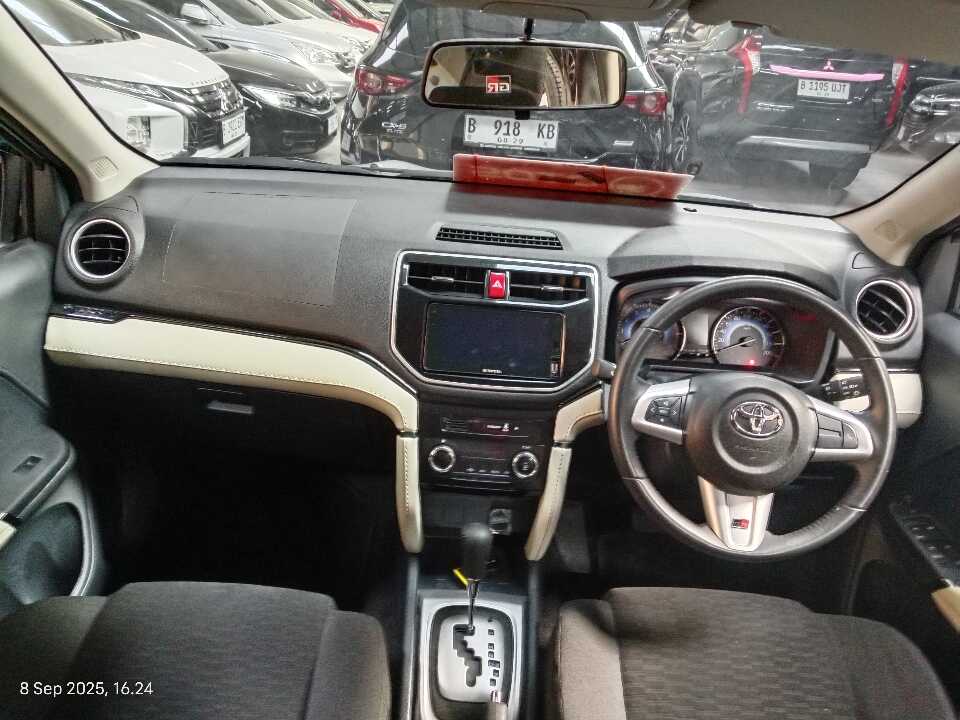 Foto Mobil Bekas Dashboard Toyota Rush 1.5 S tahun 2022