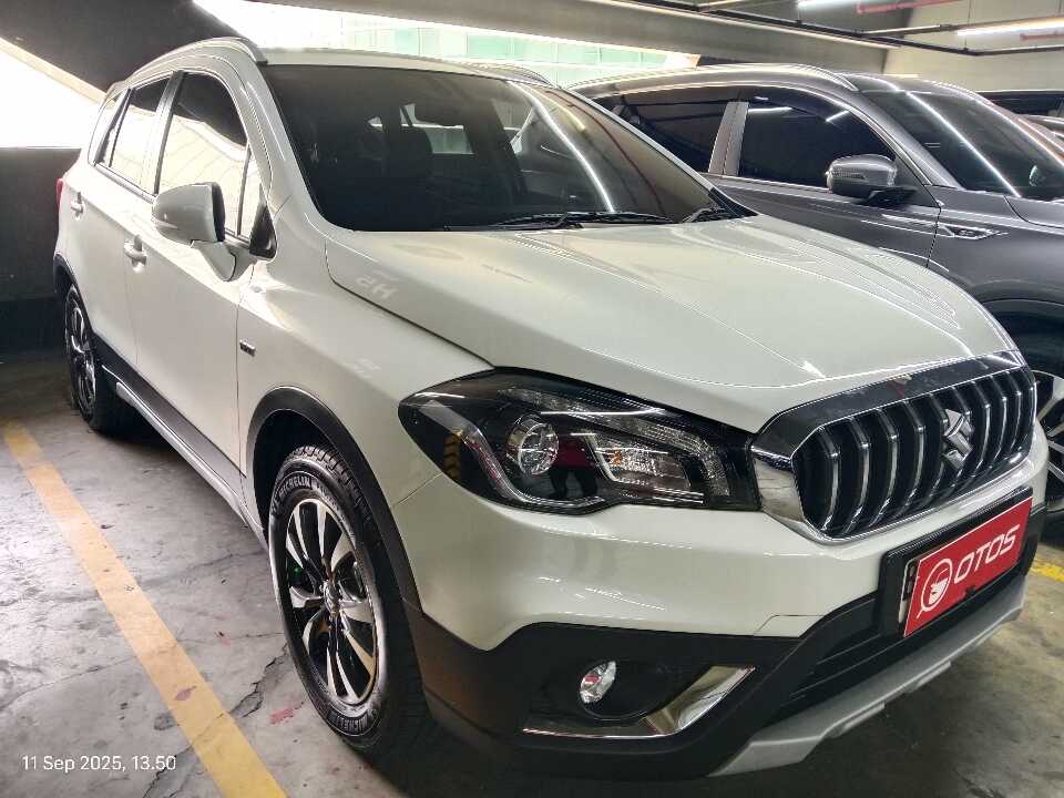 2022 Suzuki SX4 S-Cross 1.5 - Foto 1 dari 6