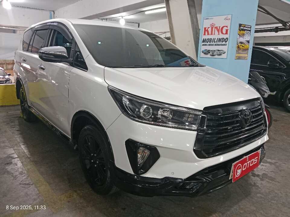 2018 Toyota Kijang Innova 2.4 Venturer - Foto 1 dari 6