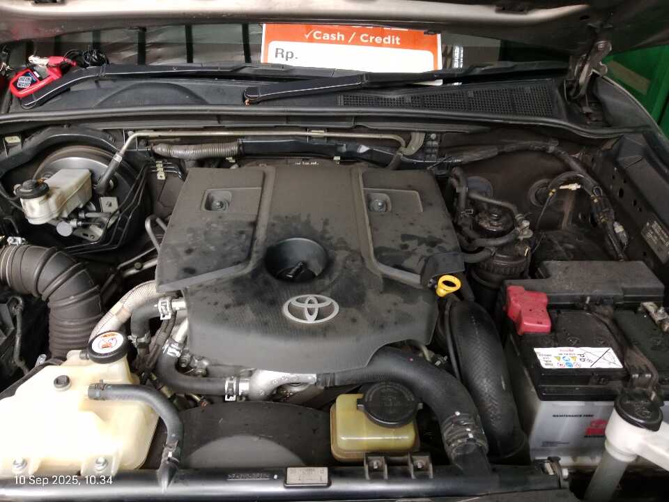Foto Mobil Bekas Mesin Toyota Fortuner 2.4 4X2 VRZ tahun 2017