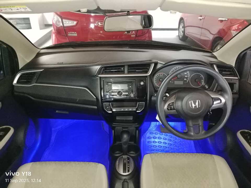 Foto Mobil Bekas Dashboard Honda Brio 1.2 Satya E tahun 2019