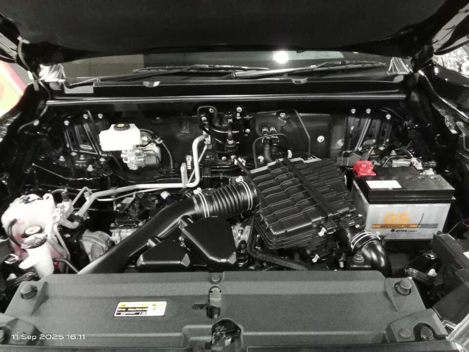 Foto Mobil Bekas Mesin Toyota Innova 2.0 Zenix Q HV CVT TSS Modellista tahun 2023