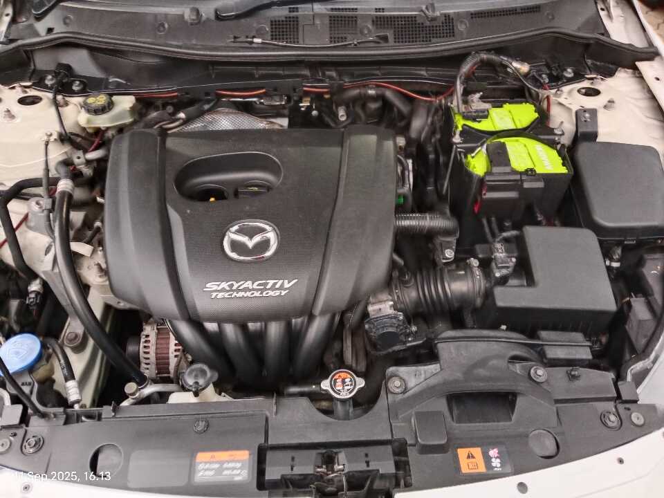 Foto Mobil Bekas Mesin Mazda 2 1.5 Skyactiv tahun 2015