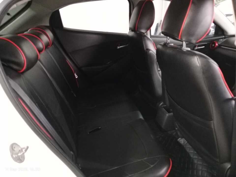 Foto Mobil Bekas Kabin Belakang Mazda 2 1.5 Skyactiv tahun 2015