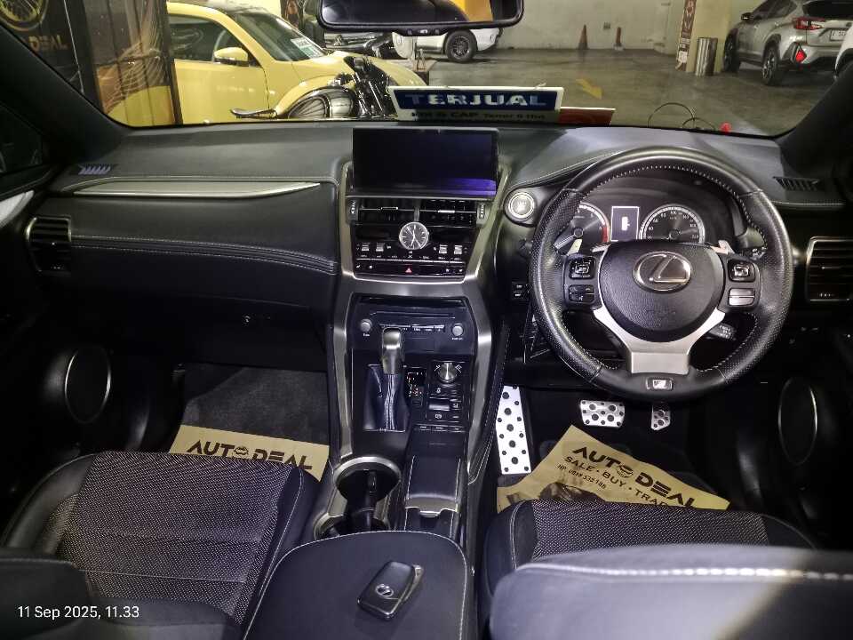 Foto Mobil Bekas Dashboard Lexus NX 300 2.0 F-Sport tahun 2019