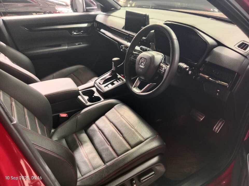 Foto Mobil Bekas Kabin Depan Honda CR-V 2.0 tahun 2024