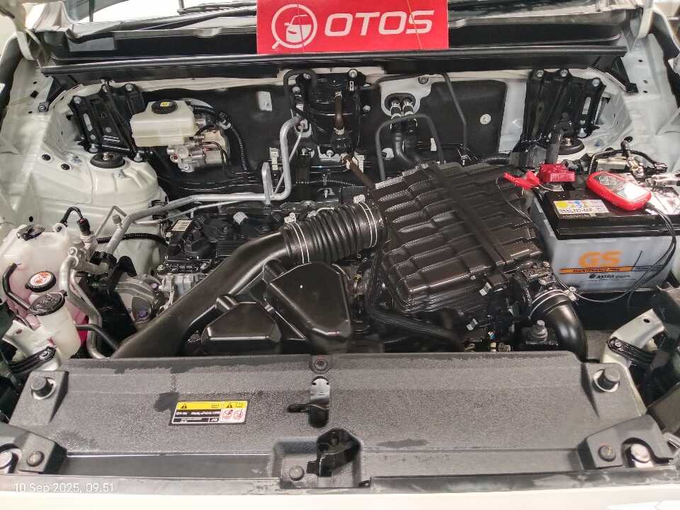Foto Mobil Bekas Mesin Toyota Innova 2.0 Zenix Q HV CVT TSS tahun 2023