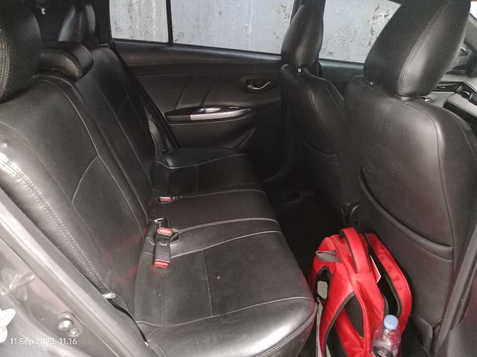 Foto Mobil Bekas Kabin Belakang Toyota Yaris 1.5 S tahun 2016