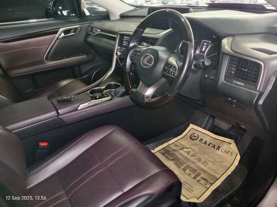 Foto Mobil Bekas Kabin Depan Lexus RX 200t 2.0 Luxury tahun 2015