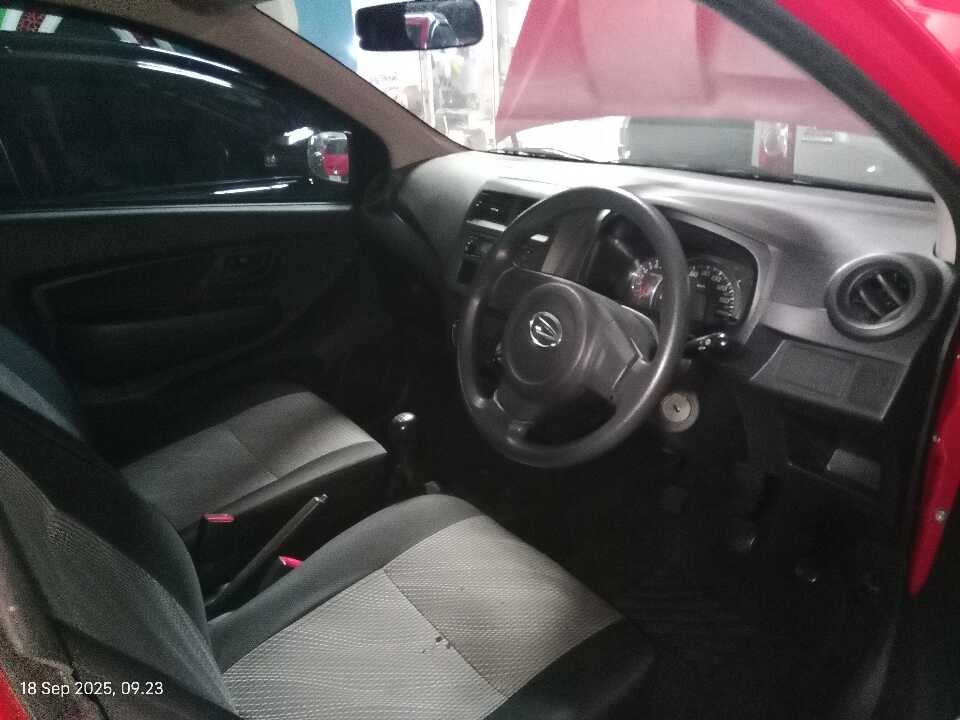Foto Mobil Bekas Kabin Depan Daihatsu Ayla 1.0 M tahun 2019