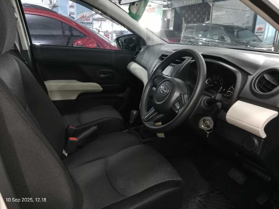 Foto Mobil Bekas Kabin Depan Daihatsu Terios 1.5 X tahun 2021