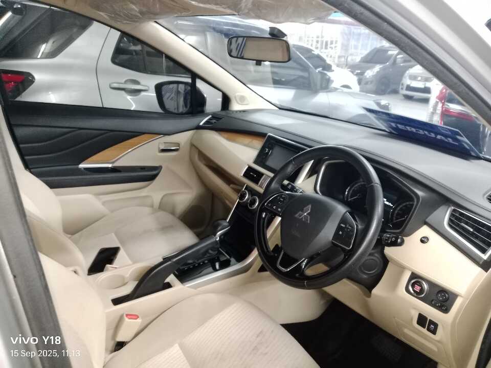 Foto Mobil Bekas Kabin Depan Mitsubishi Xpander 1.5 Ultimate tahun 2019