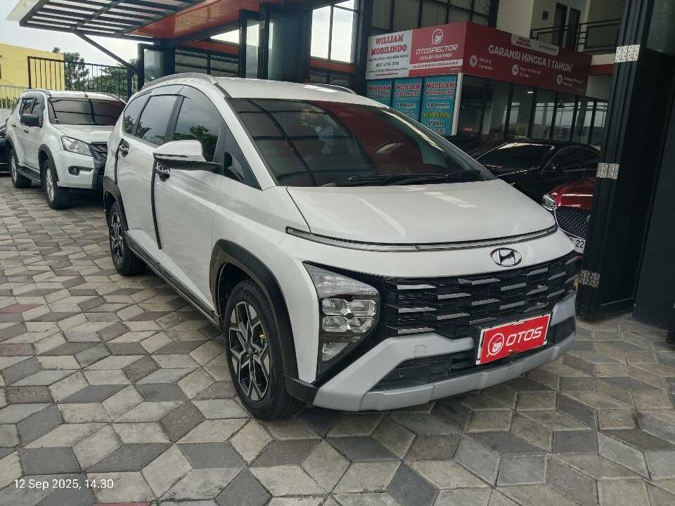2024 Hyundai Stargazer 1.5 Active - Foto 1 dari 6