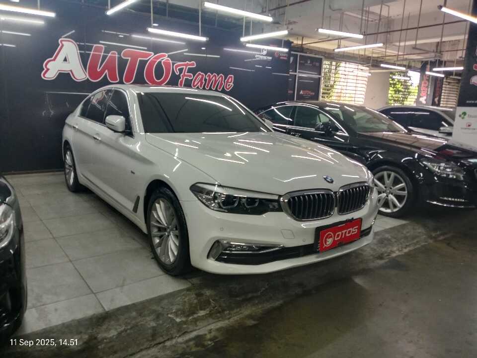 2017 BMW 530i 2.0 - Foto 1 dari 6