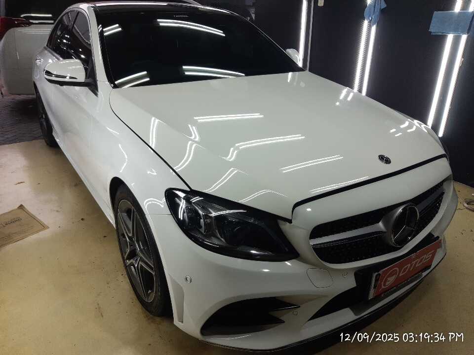 2019 Mercedes-Benz C300 2.0 - Foto 1 dari 6